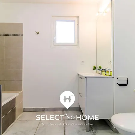 Select' -t3 Au Coeur Du Lavandou A Proximite Des Commerces Et Des Plages Avec Parking Et Piscine - Eden-e31 * Le Lavandou