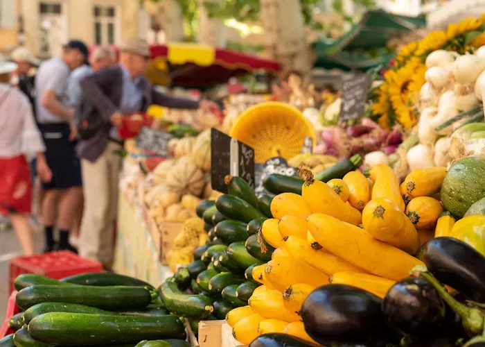 Select' -t3 Au Coeur Du Lavandou A Proximite Des Commerces Et Des Plages Avec Parking Et Piscine - Eden-e31 Ле-Лаванду